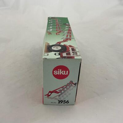 -195- VINTAGE | Siku Farm Plows