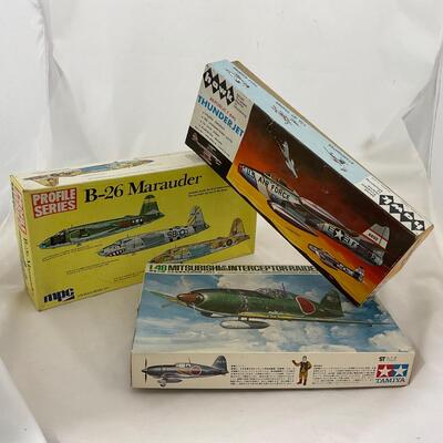 -196- VINTAGE | Military Air Craft Model Kits