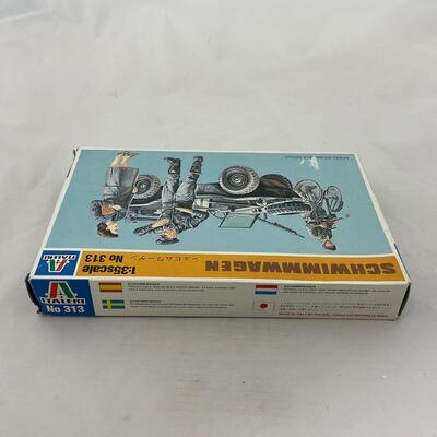 -197- VINTAGE | World War 2 Model Kits