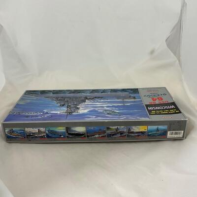 -199- VINTAGE | USS Wisconsin Model Kit