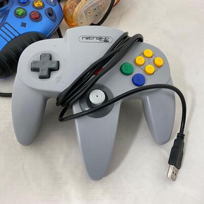 -214- GAMES | Vintage Video Game Controllers
