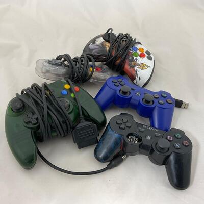 -215- GAMES | Vintage Video Game Controllers