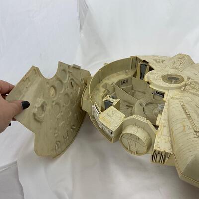 -226- VINTAGE | Star Wars 1981 Millennium Falcon Ship