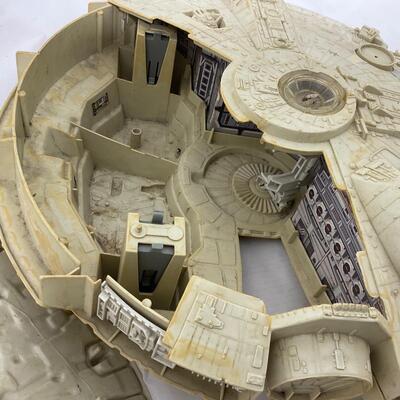 -226- VINTAGE | Star Wars 1981 Millennium Falcon Ship