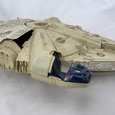 -226- VINTAGE | Star Wars 1981 Millennium Falcon Ship