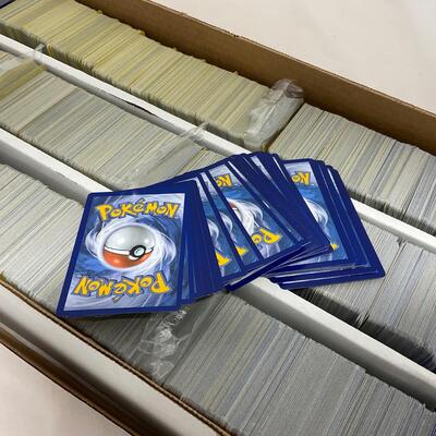 -232- POKÃ‰MON | Large Bulk Box of PokÃ©mon Cards