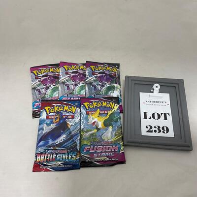 -239- POKÃ‰MON | Unopened Packs of Cards