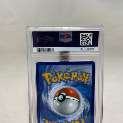 -243- POKÃ‰MON | Charizard 025/185 Vivid Voltage PSA 9 MINT