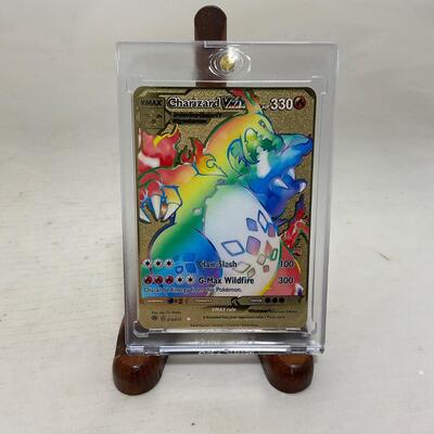 -245- POKÃ‰MON | Gold/Metal Charizard Rainbow VMAX Card