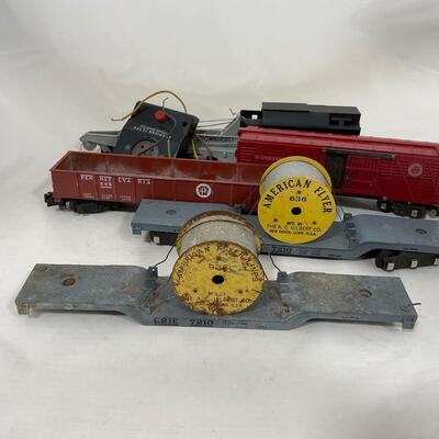 -265- TRAINS | 1950â€™s American Flyer Mixed Train Cars
