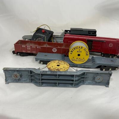 -265- TRAINS | 1950â€™s American Flyer Mixed Train Cars