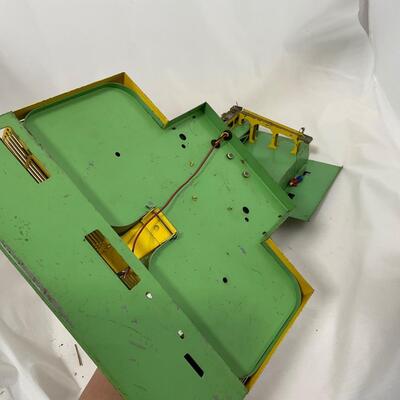 -276- TRAINS | 1950â€™s American Flyer Loading Platform