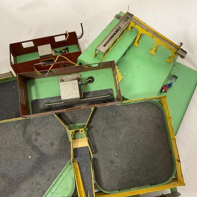 -276- TRAINS | 1950â€™s American Flyer Loading Platform