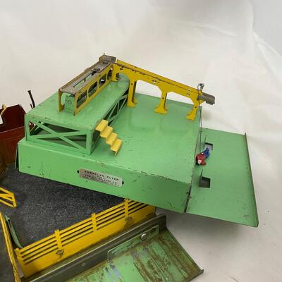 -276- TRAINS | 1950â€™s American Flyer Loading Platform