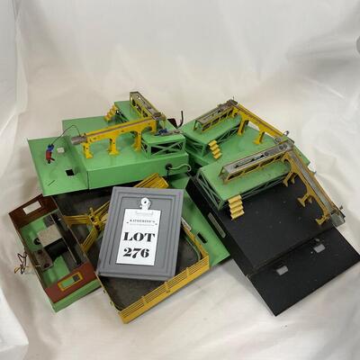 -276- TRAINS | 1950â€™s American Flyer Loading Platform