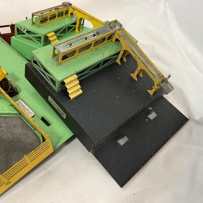 -276- TRAINS | 1950â€™s American Flyer Loading Platform