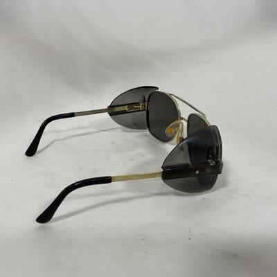 -289- VINTAGE | Mixed Group of Glass and Sunglasses