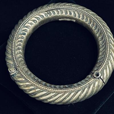 Antique East Indian hinged holloware bracelet