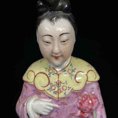 Pair Beautiful Quality Chinese Porcelain Rose Famile Figurines