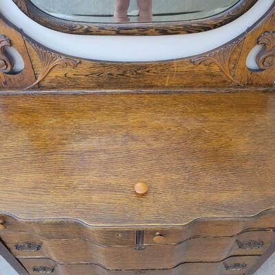 ANTIQUE TIGER OAK DRESSER W/ ATTACHED MIRROR