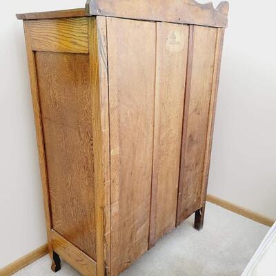 ANTIQUE TIGER OAK CHEST OF DRAWERS