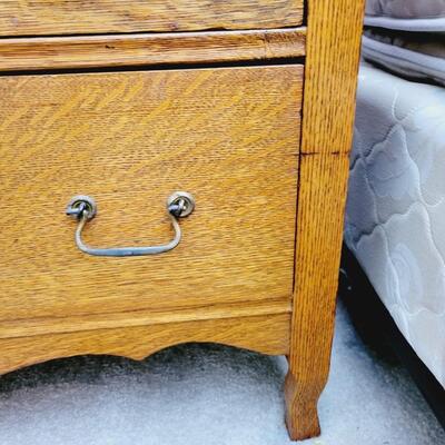ANTIQUE TIGER OAK CHEST OF DRAWERS