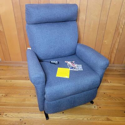 BEST HONE FURNISHINGS PETITE ELECTRIC LIFT RECLINER