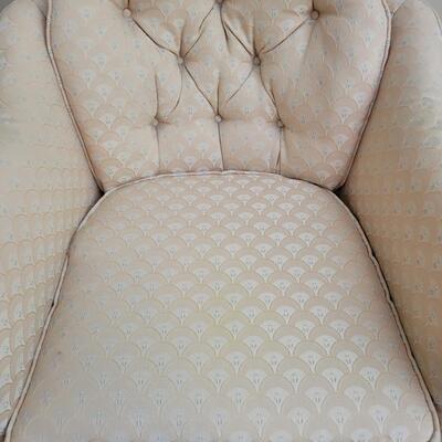 MID-CENTURY DREXEL BARREL STYLE CUSHION CHAIR