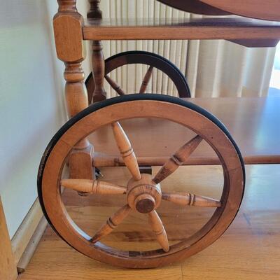BEAUTIFUL WOOD VINTAGE TEA CART