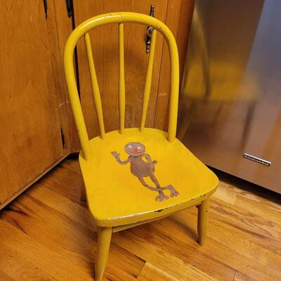 VINTAGE YELLOW PAINTED GROVER CHILDRENS CHAIR
