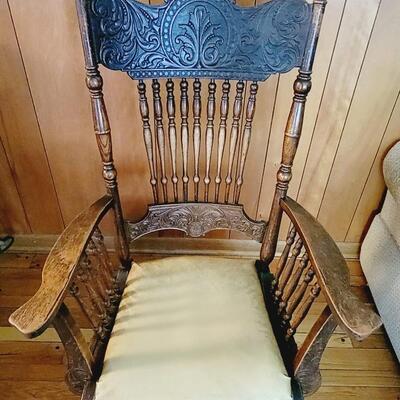 BEAUTIFUL ANTIQUE ORNATE ROCKER - GLIDER
