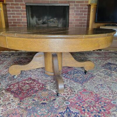 ANTIQUE SOLID WOOD COFFEE STYLE TABLE