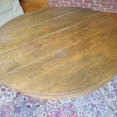 ANTIQUE SOLID WOOD COFFEE STYLE TABLE