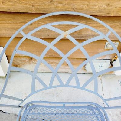 BEAUTIFUL METAL OUTDOOR TABLE, CHAIRS & UMBRELLA