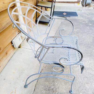 BEAUTIFUL METAL OUTDOOR TABLE, CHAIRS & UMBRELLA
