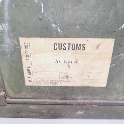 VINTAGE METAL MILITARY TRUNK