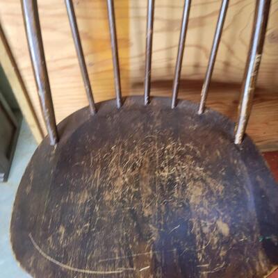 ANTIQUE SPINDLE CHAIR