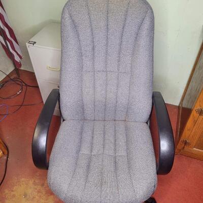 MDI EXECUTIVE COMFY ADJUSTABLE OFFICE CHAIR