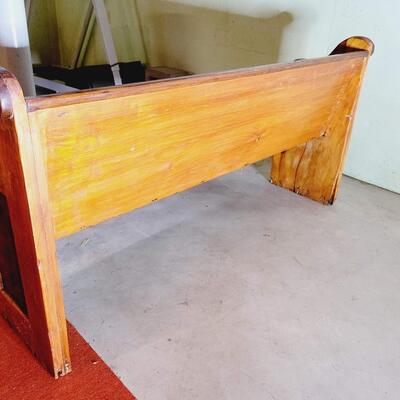 ANTIQUE WOODEN PEW
