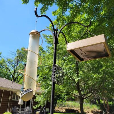 SHEPARDS HOOK W/ BIRD FEEDERS - ALL INCLUDED