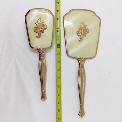 BEAUTIFUL VINTAGE DRESSER VANITY SET