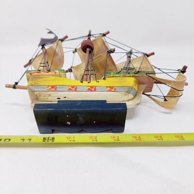 VINTAGE WOODEN MODEL SHIP NINA