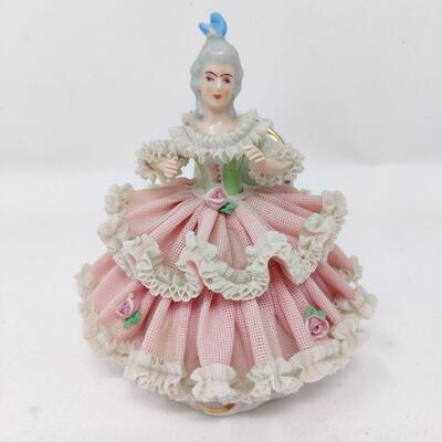 VINTAGE PORCELAIN LACE LADY DRESDEN FIGURINE MADE IN GERMANY