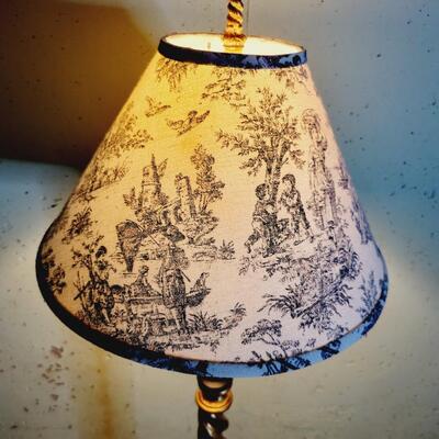 BEAUTIFUL TALL TWISTED TABLE LAMP