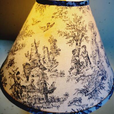 BEAUTIFUL TALL TWISTED TABLE LAMP