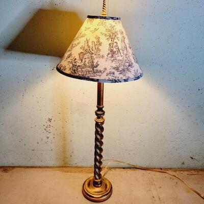 BEAUTIFUL TALL TWISTED TABLE LAMP