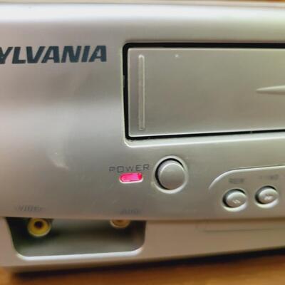 SYLVANIA VCR & DVD COMBO - WORKS! WITH REMOTE