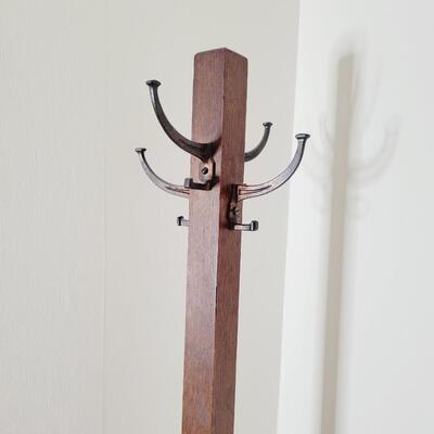 ANTIQUE WOODEN HALL TREE