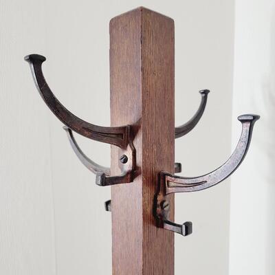 ANTIQUE WOODEN HALL TREE
