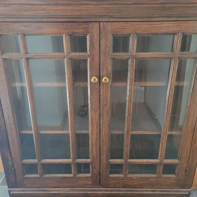FANTASTIC GLASS FRONT DESIGNED SHELF